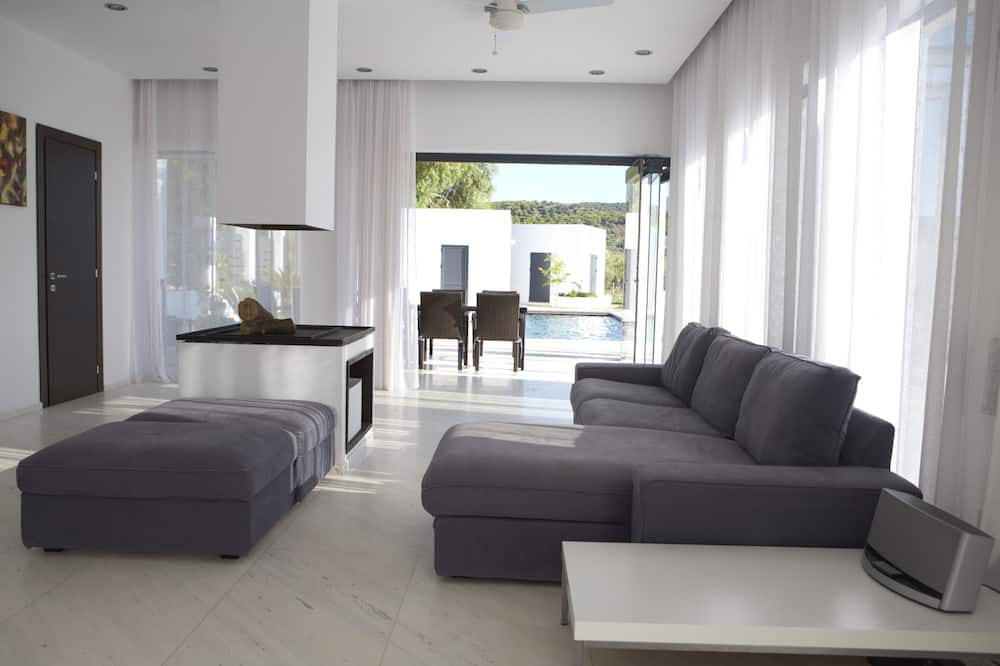 Photo of Livingroom in Vagia