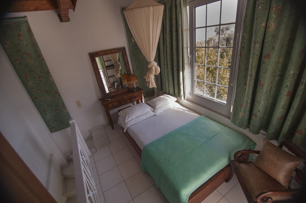 Photo of Bedroom in Neos Erineos