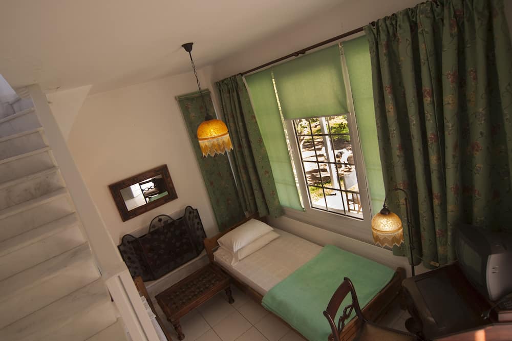 Photo of Bedroom in Neos Erineos