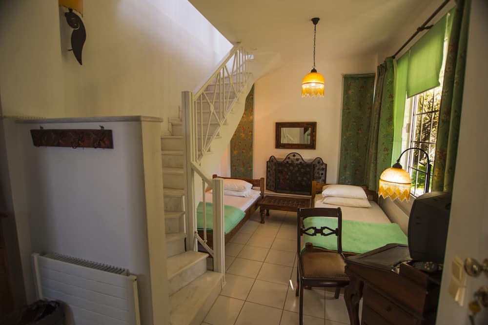 Photo of Bedroom in Neos Erineos