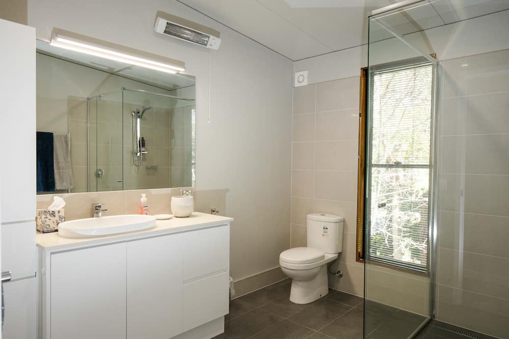 Photo of Bathroom in Springbrook