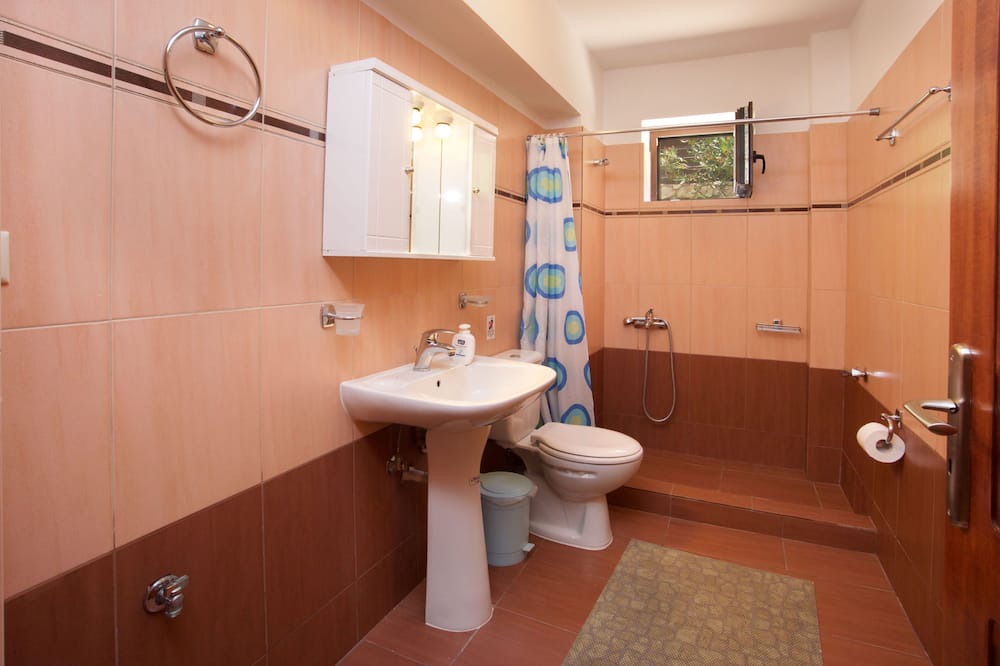 Photo of Bathroom in Logarata