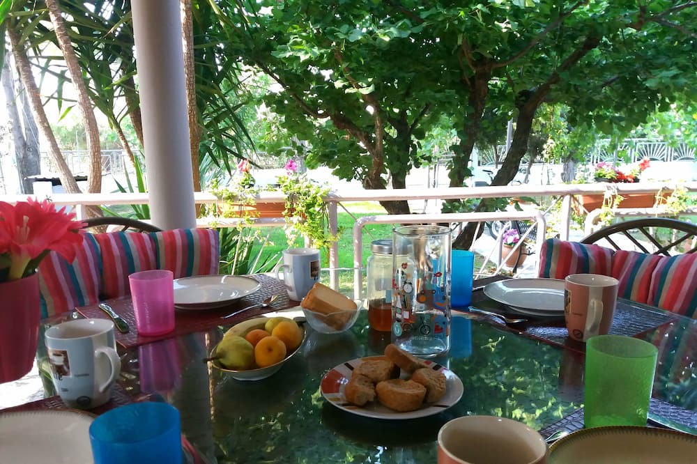Photo of Patio Balcony in Katakolo