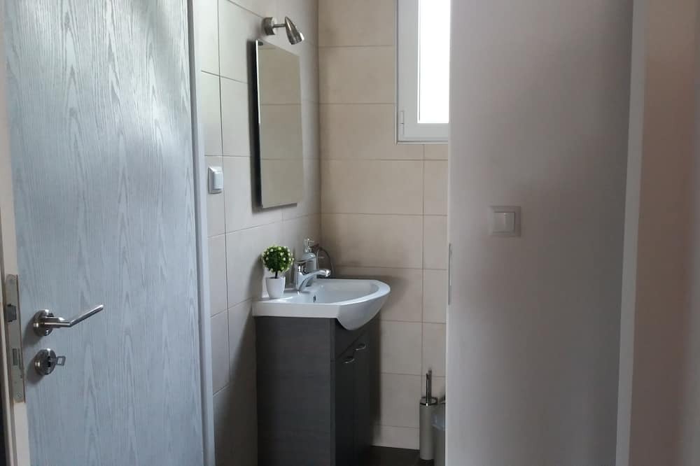 Photo of Bathroom in Katakolo