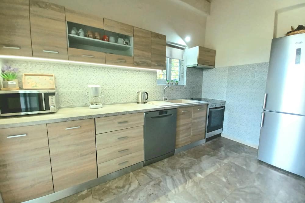 Photo of Kitchen in Katakolo