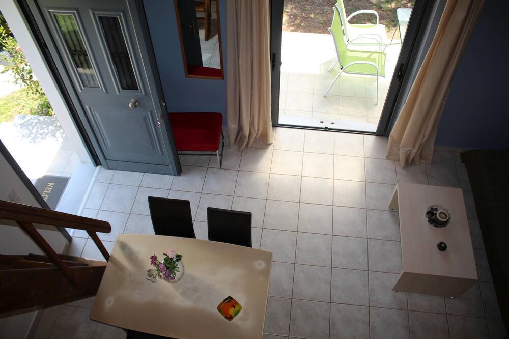 Photo of Livingroom in Plepi