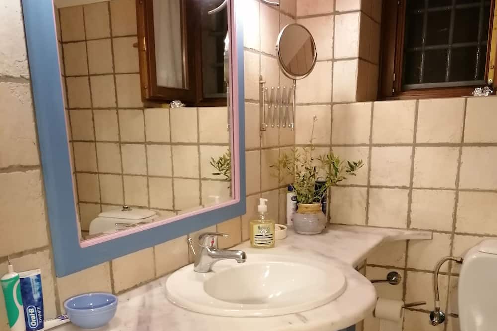 Photo of Bathroom in Alika