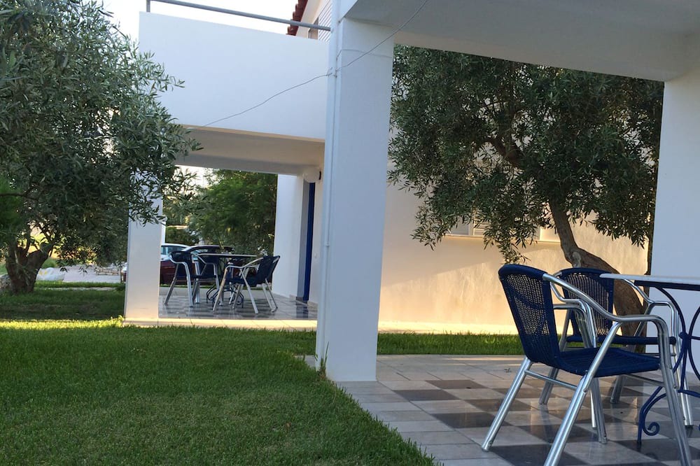 Photo of Patio Balcony in Paralio Astros
