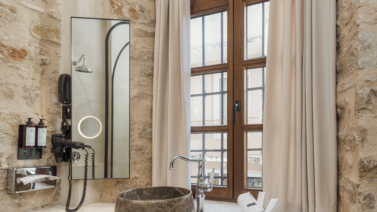 Photo of Bathroom in Ioannina Town Centre
