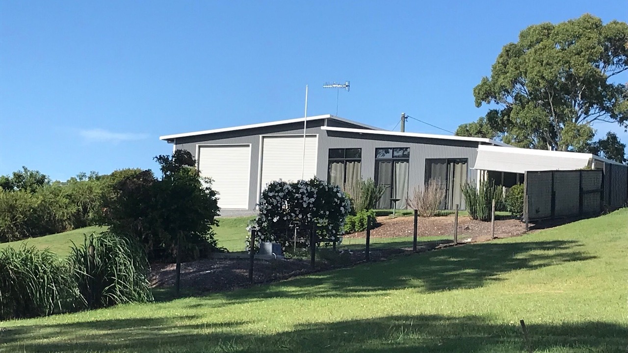 Photo of Buildings in River Heads
