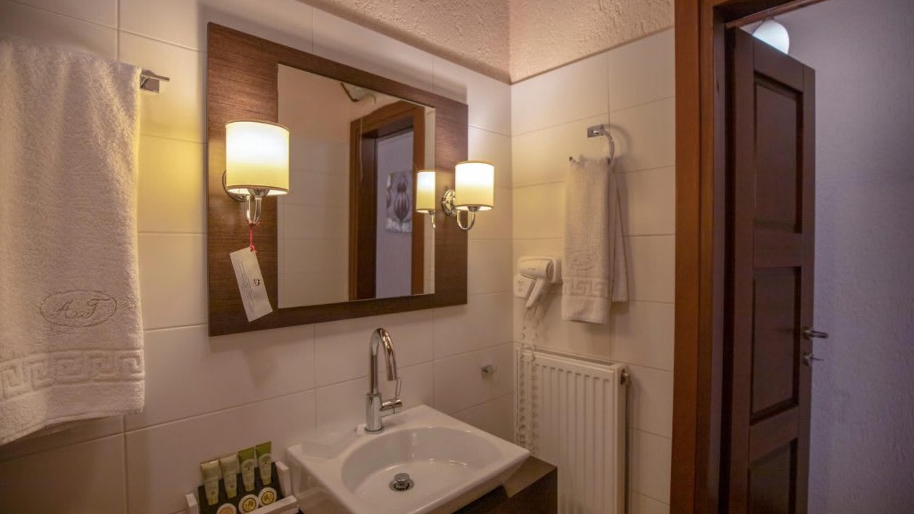 Photo of Bathroom in Eptalofos