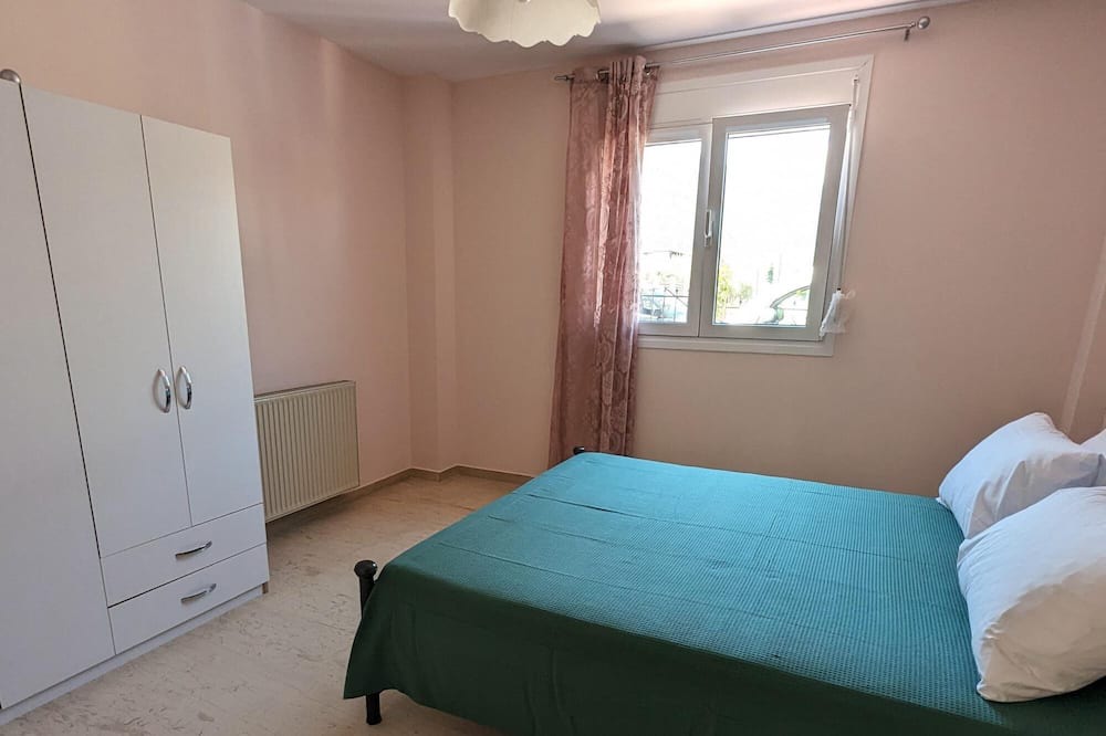 Photo of Bedroom in Kamena Vourla