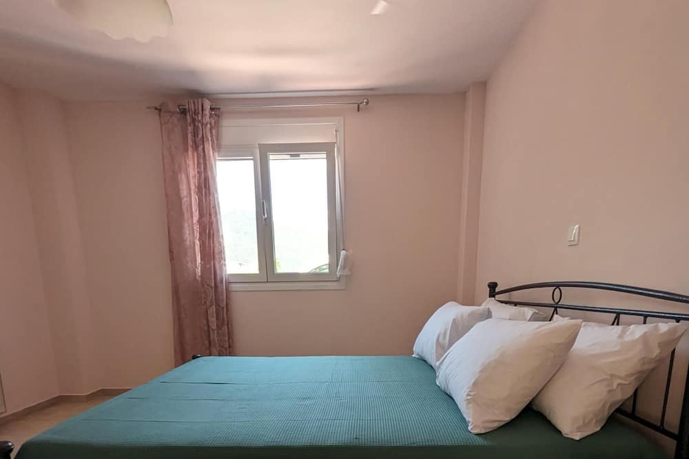 Photo of Bedroom in Kamena Vourla