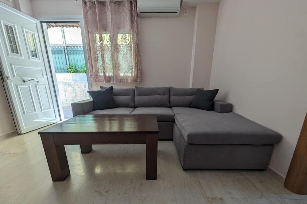 Photo of Livingroom in Kamena Vourla