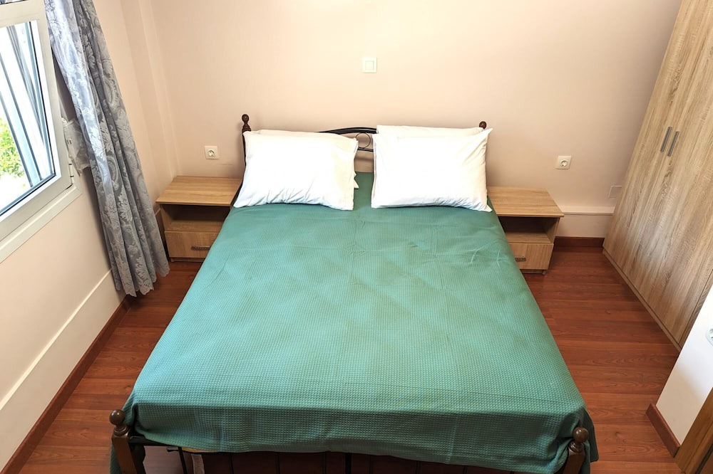 Photo of Bedroom in Kamena Vourla