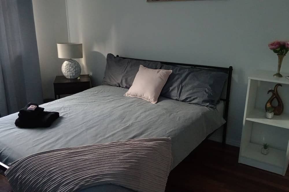 Photo of Bedroom in Ferny Hills
