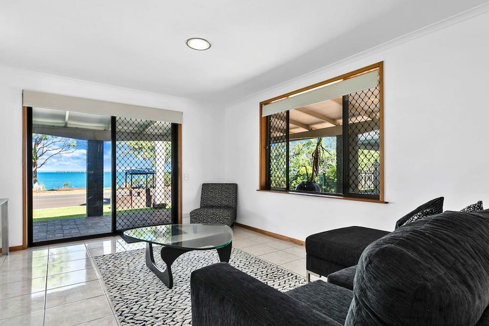 Photo of Livingroom in Point Vernon