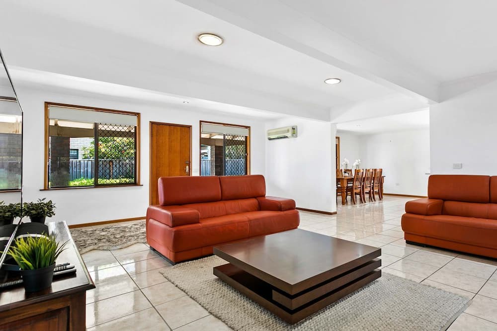 Photo of Livingroom in Point Vernon