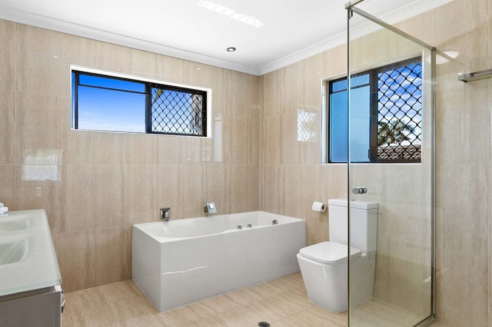 Photo of Bathroom in Point Vernon