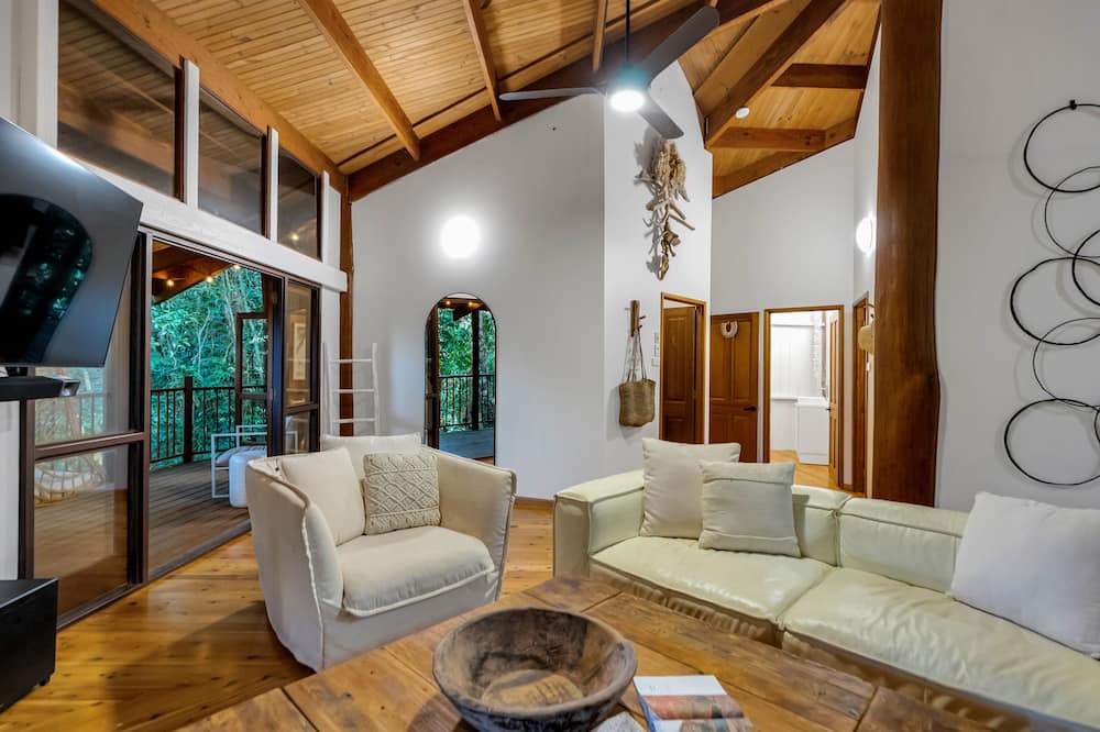 Photo of Livingroom in Kamerunga