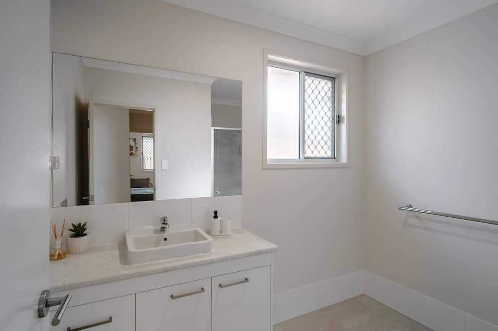 Photo of Bathroom in Coomera