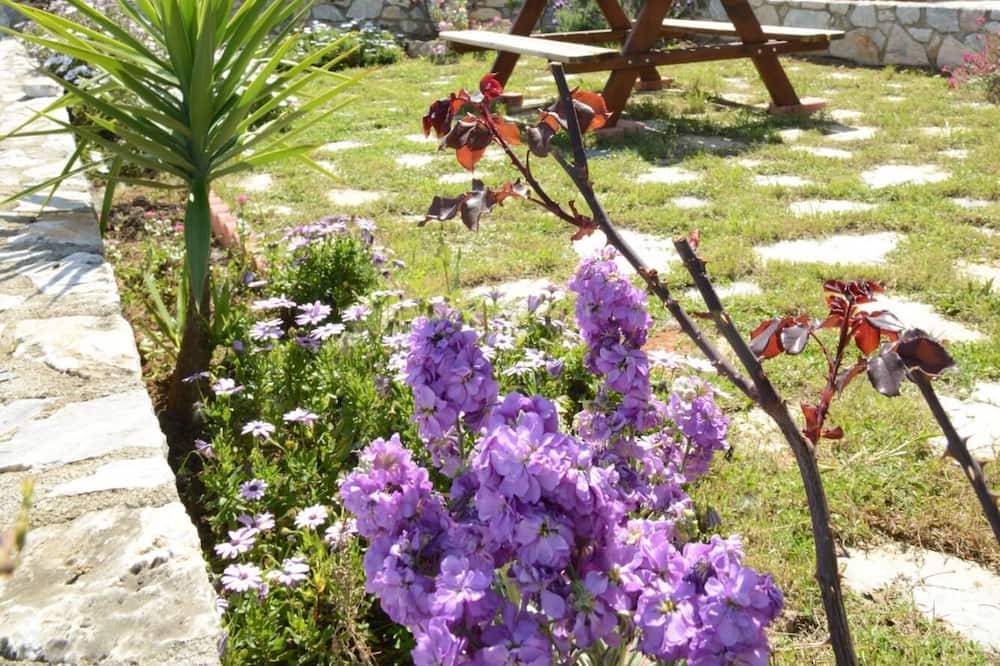 Photo of Outdoor in Sourpi