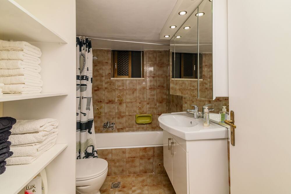 Photo of Bathroom in Asklipiio