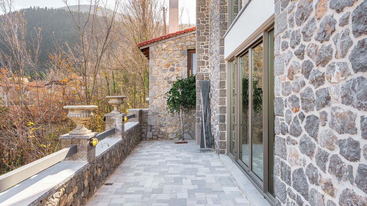 Photo of Outdoor in Eptalofos