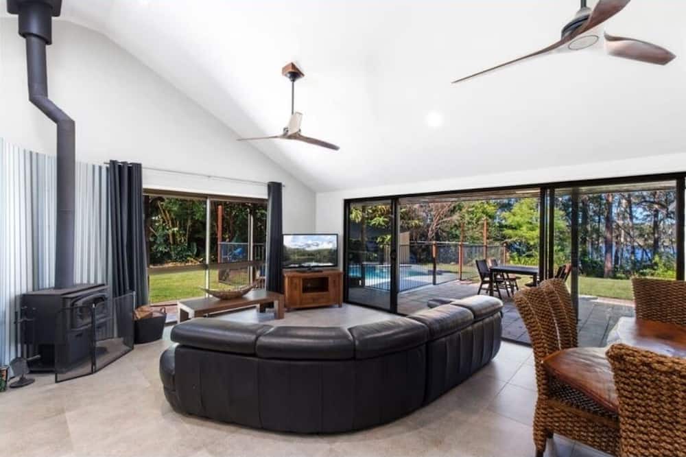 Photo of Livingroom in Landsborough