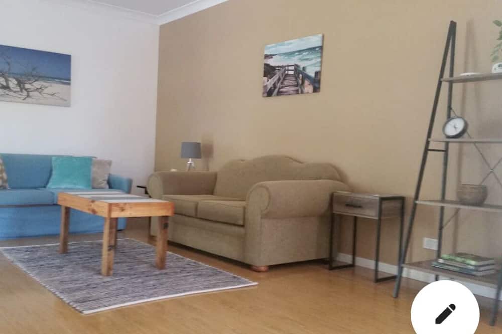 Photo of Livingroom in Thornlands