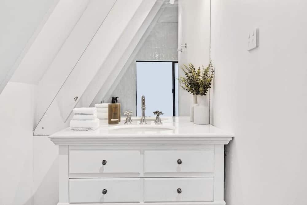 Photo of Bathroom in Glass House Mountains