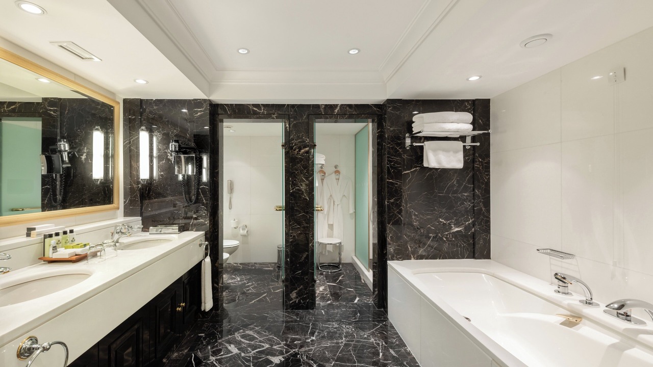 Photo of Bathroom in Neos Kosmos