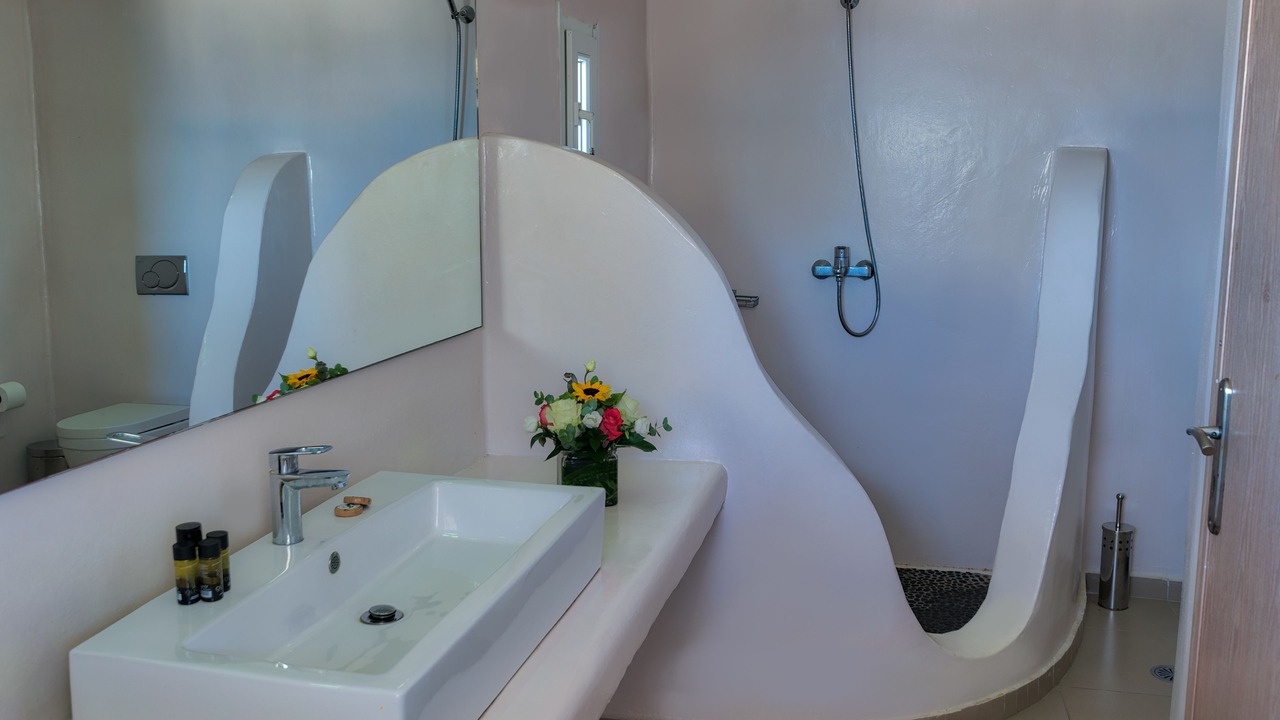 Photo of Bathroom in Tourlos