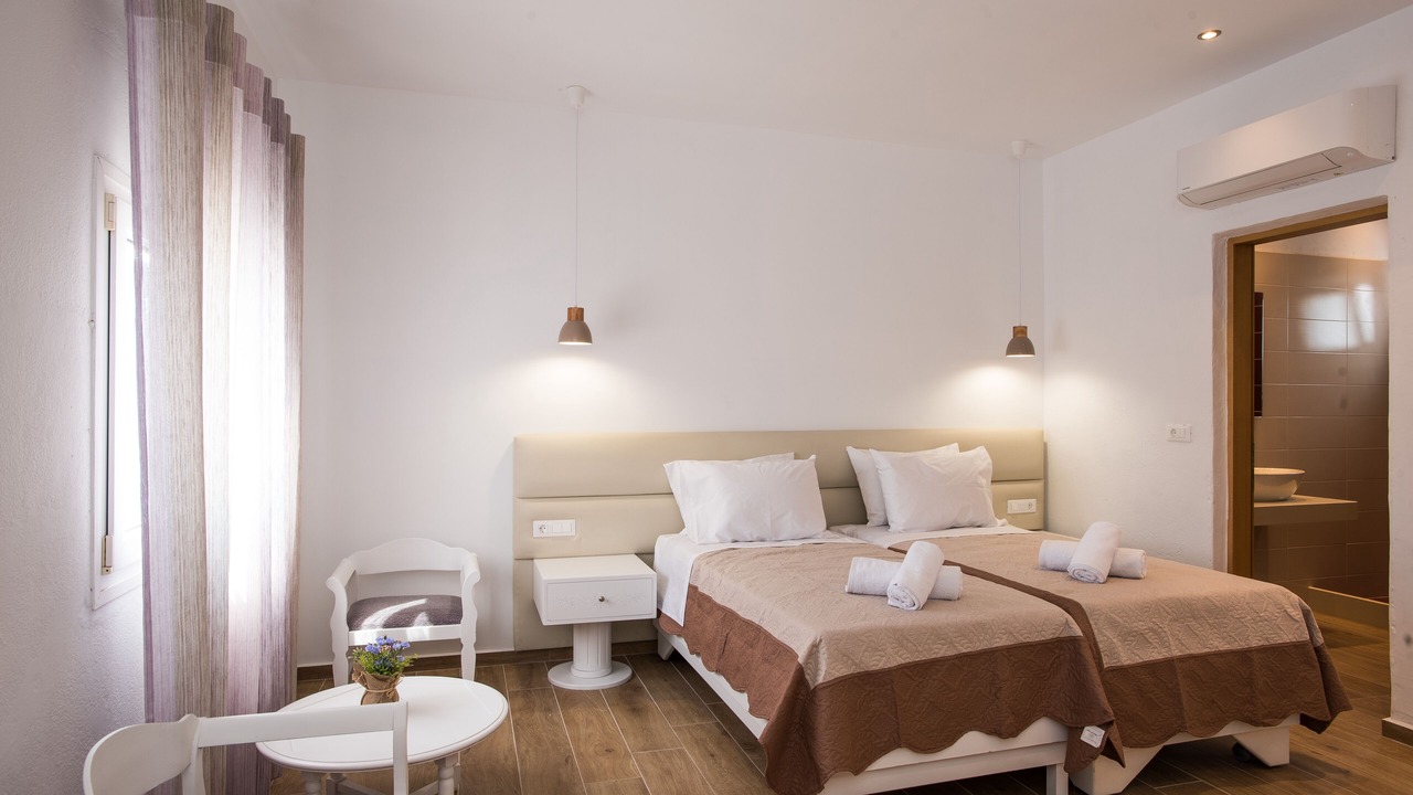 Photo of Bedroom in Ornos