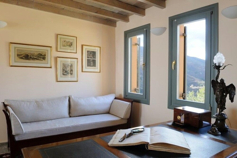 Photo of Livingroom in Andros