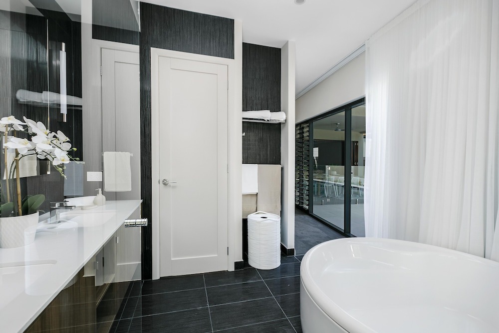 Photo of Bathroom in Palm Cove