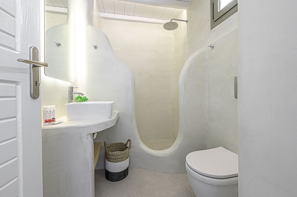 Photo of Bathroom in Psarou