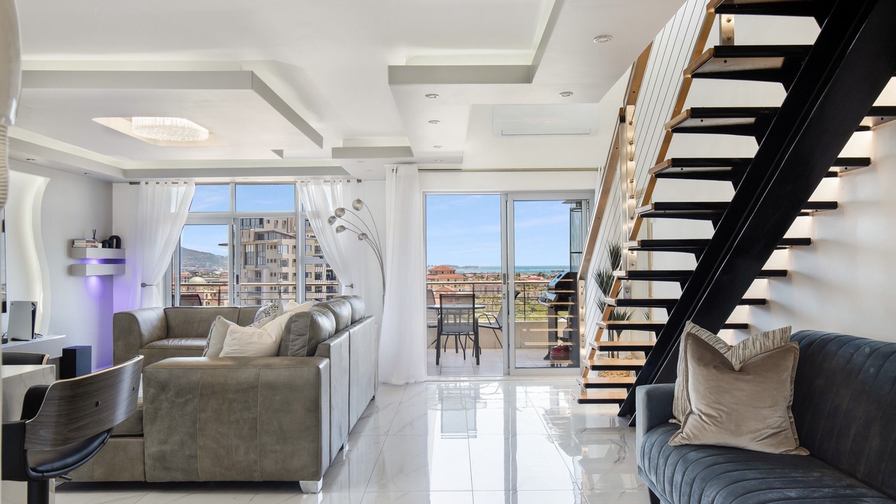 Photo of Livingroom in Century City