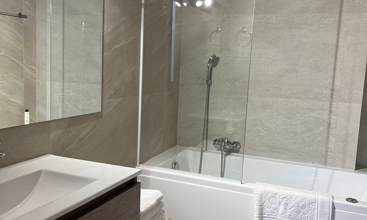 Photo of Bathroom in Alimos