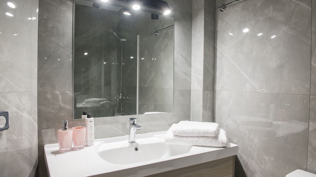 Photo of Bathroom in Alimos