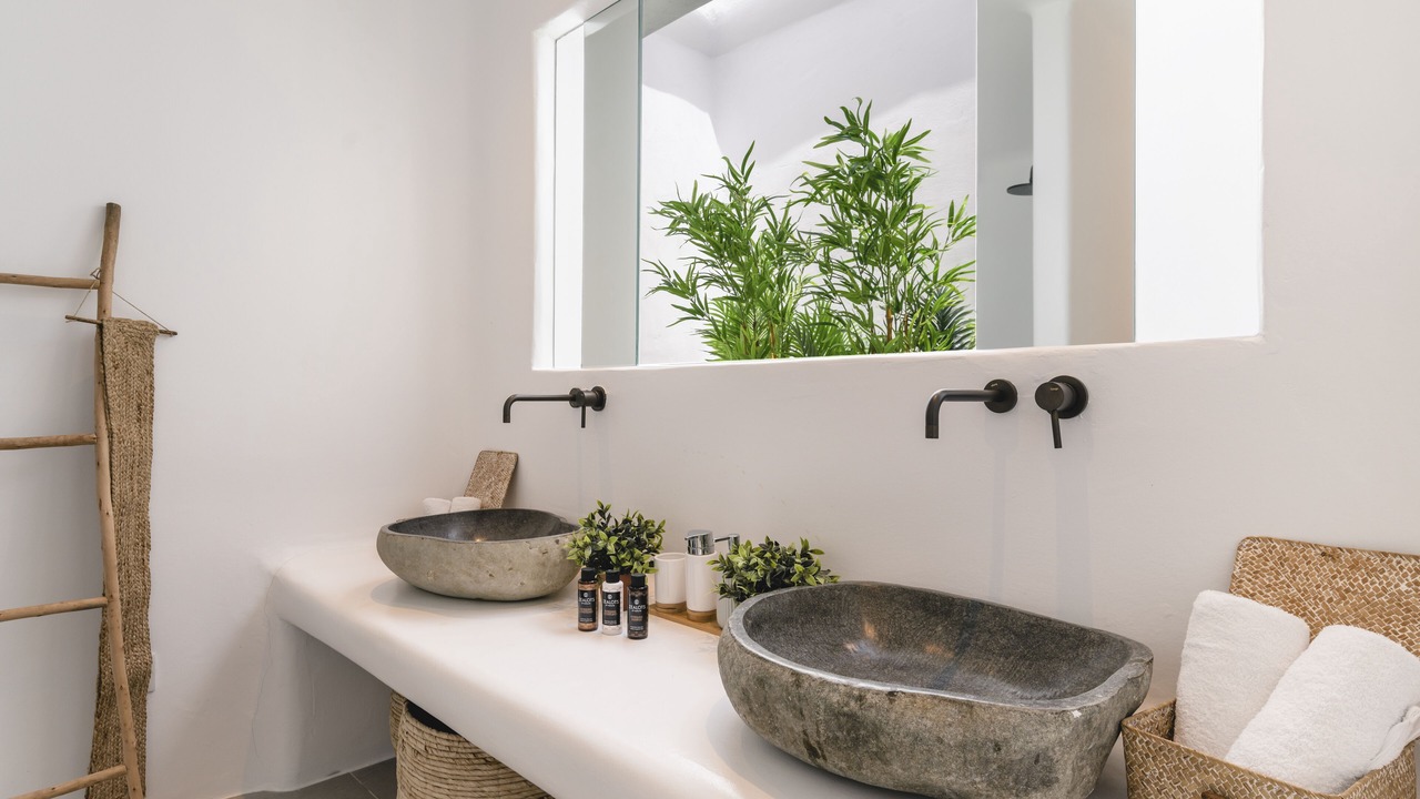 Photo of Bathroom in Faros Armenistis