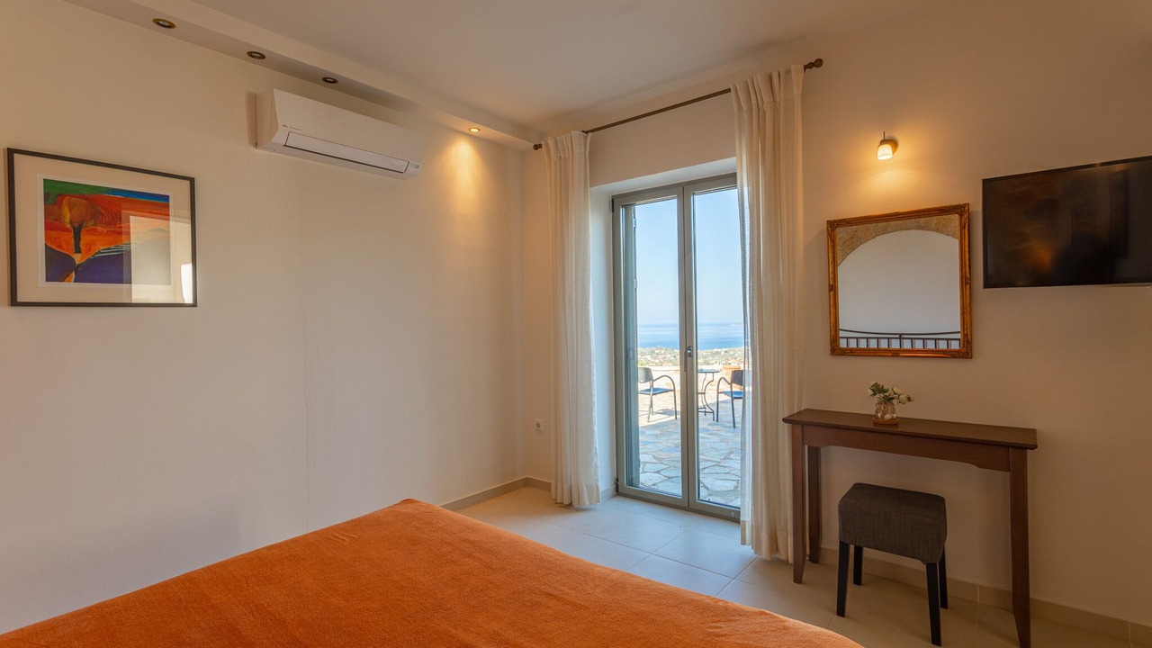 Photo of Bedroom in Lefktron