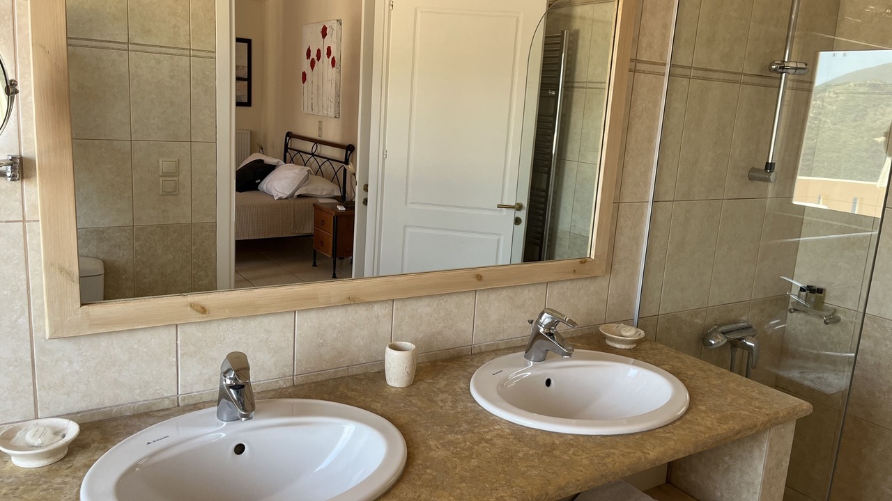 Photo of Bathroom in Mikros Gialos
