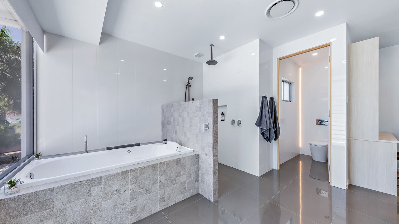 Photo of Bathroom in Airlie Beach