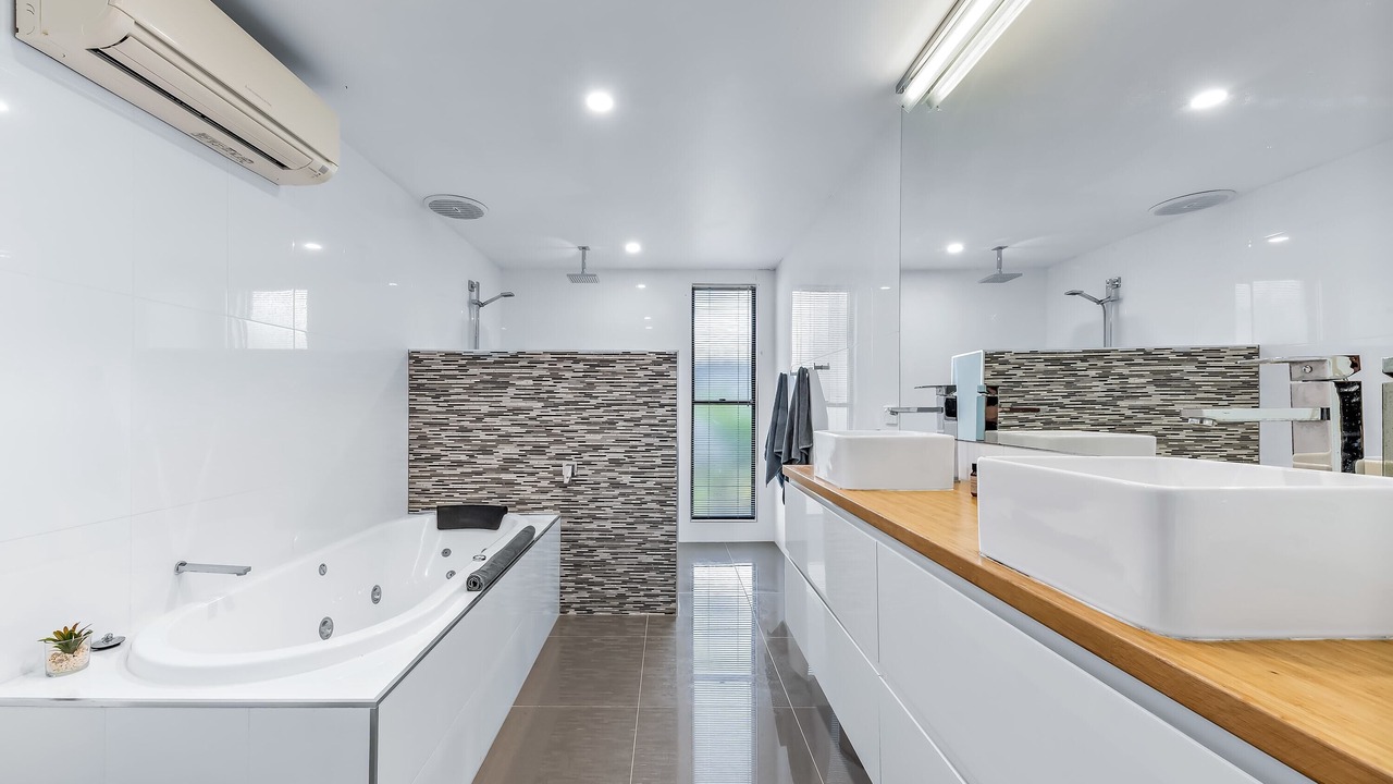 Photo of Bathroom in Airlie Beach