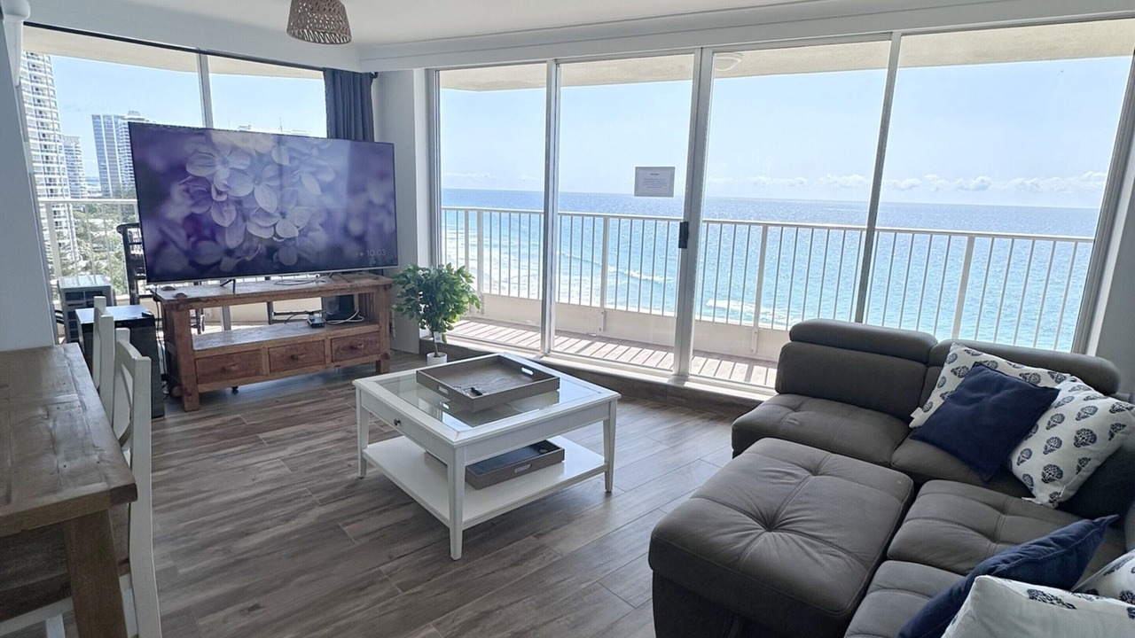 Photo of Livingroom in Main Beach