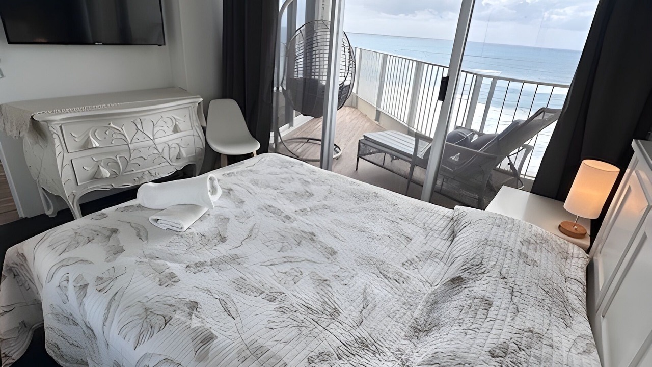 Photo of Bedroom in Main Beach