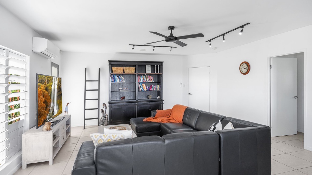 Photo of Livingroom in Clifton Beach