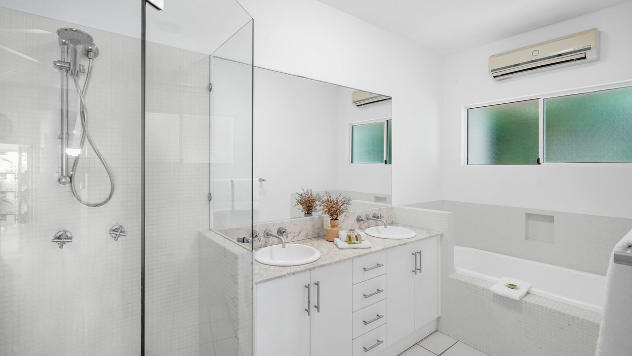 Photo of Bathroom in Clifton Beach