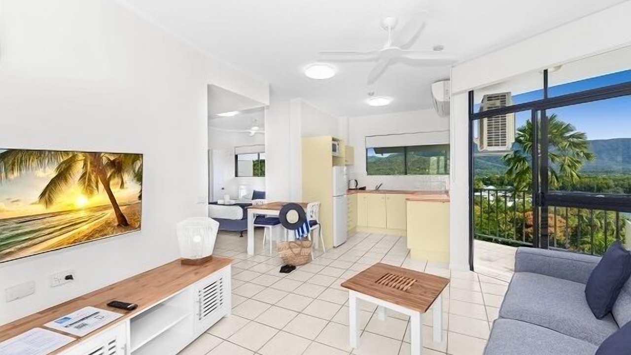 Photo of Livingroom in Trinity Beach